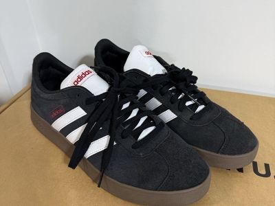 Adidas shoes Men's Size 9.5