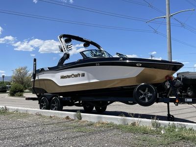 2022 Mastercraft XT-23 - 33 Hours