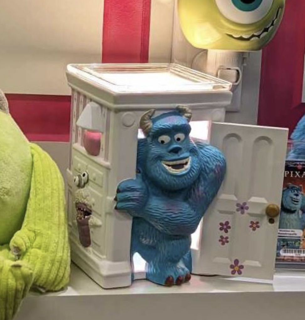 Scentsy Warmers (retired Styles & Disney)