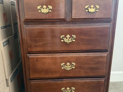 Dresser