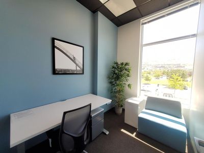 "Need a Space? Get an Office by the Hour!"