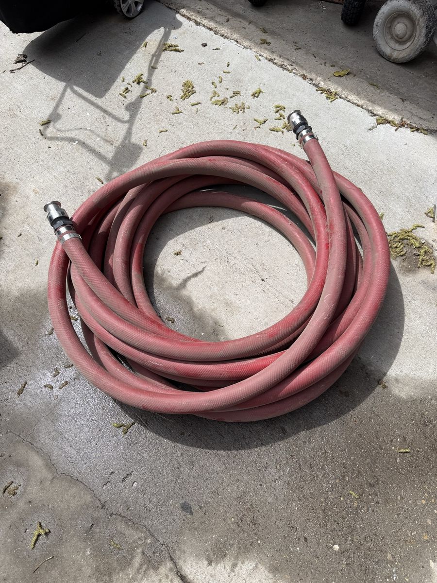60' 1 1/2" Hot Water Hose.