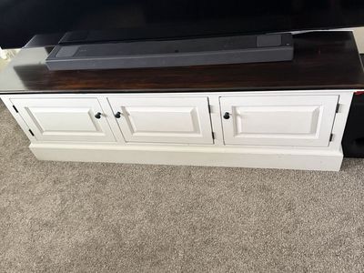 Entertainment center