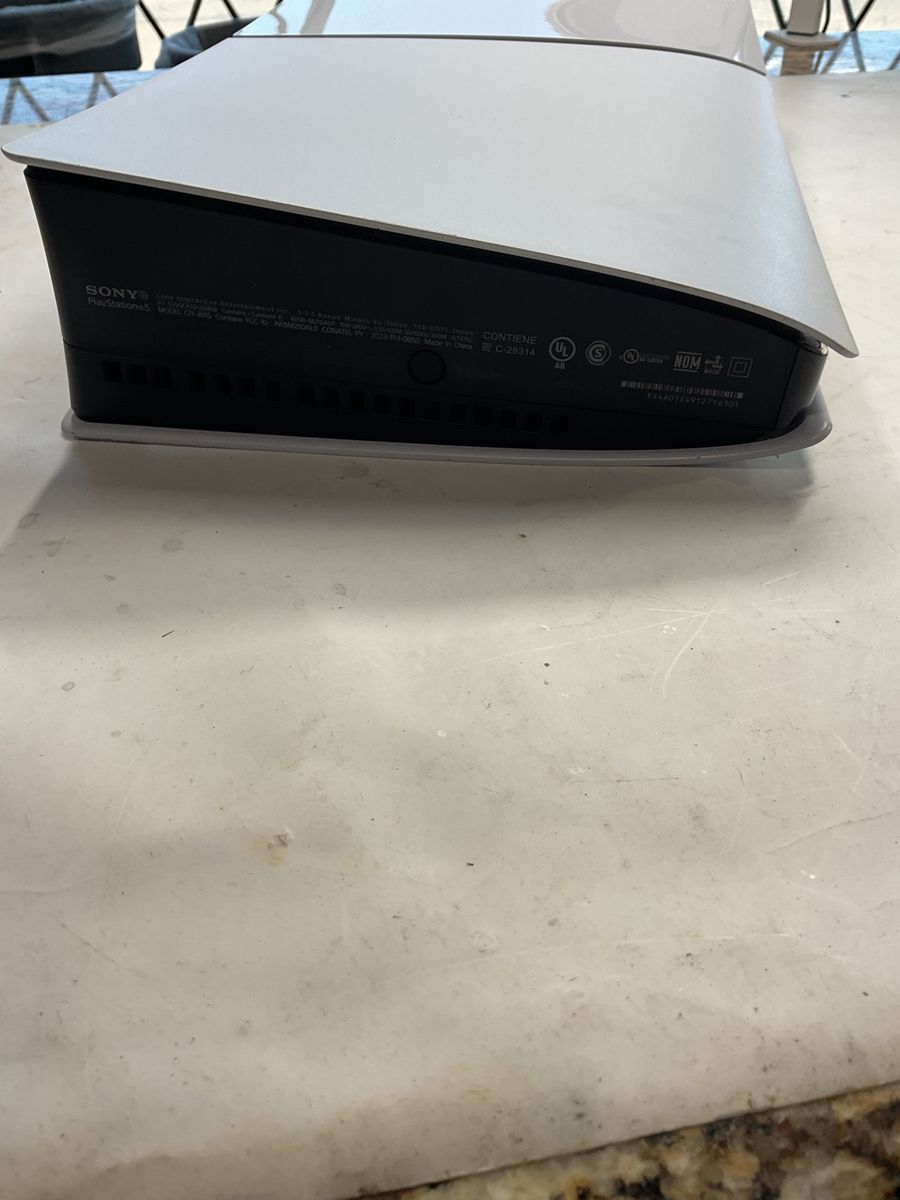 Main image 3