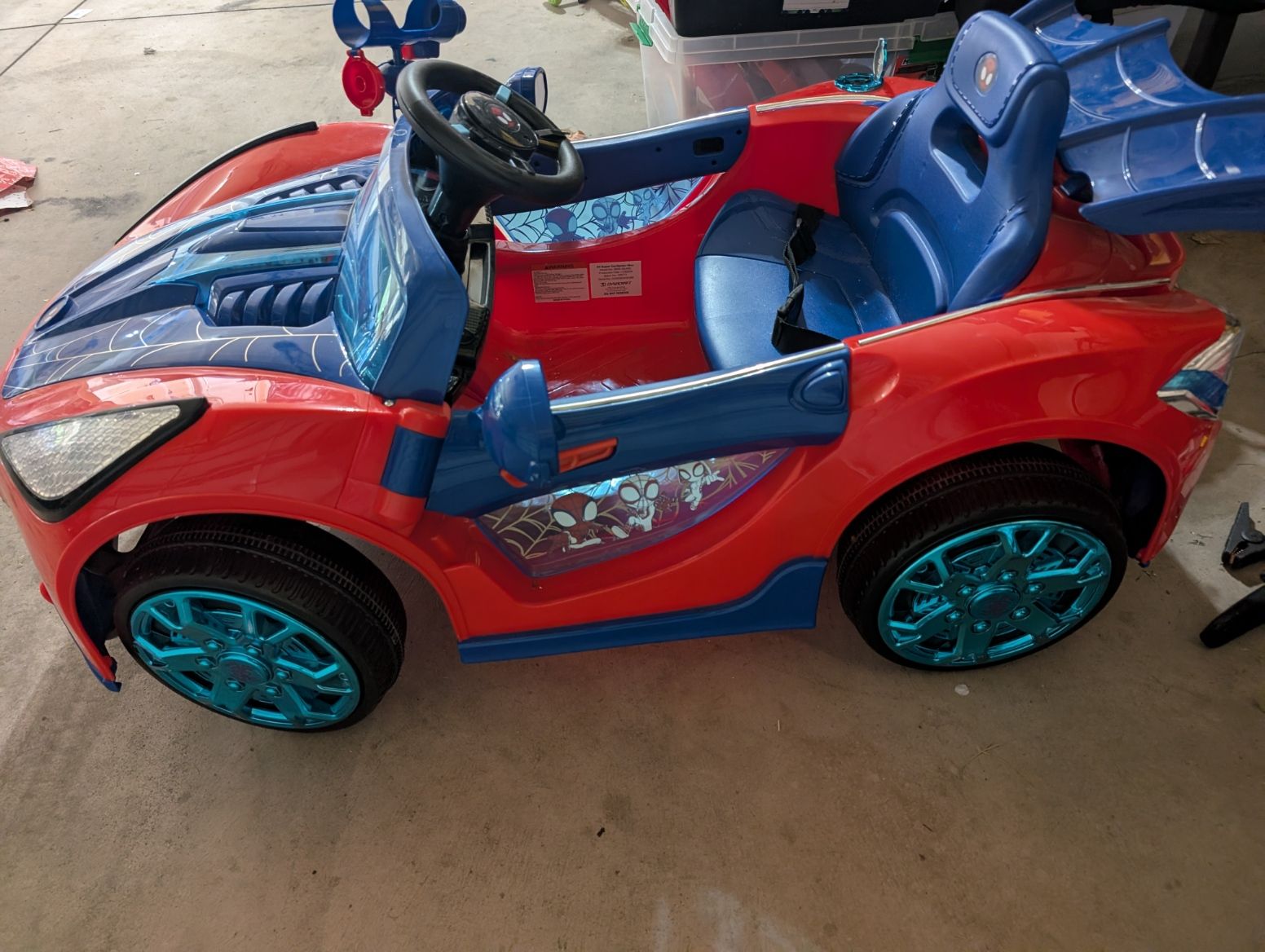 Dynacraft Spiderman 6V Super Car