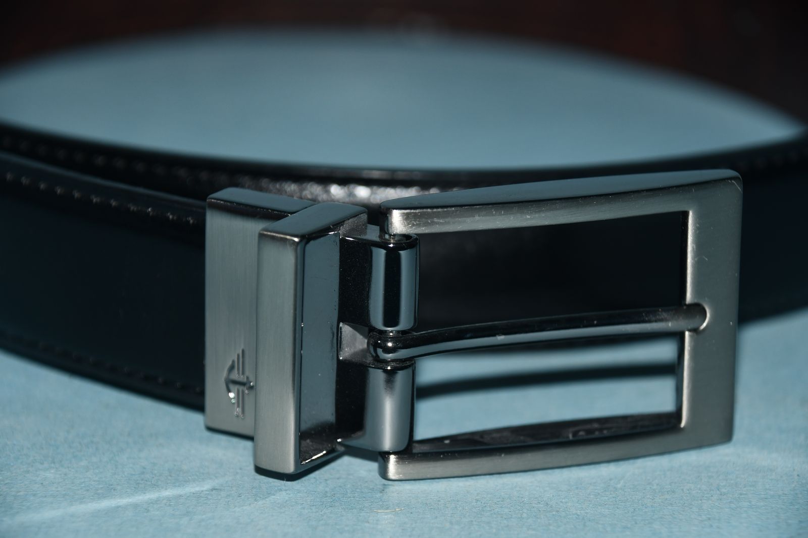 MEN'S "DOCKERS" REVERSIBLE BLACK or BROWN BELT ~ SIZE L (38-40) ~ SILVER SWIVEL BUCKLE ~ BELT WIDTH  1.25"