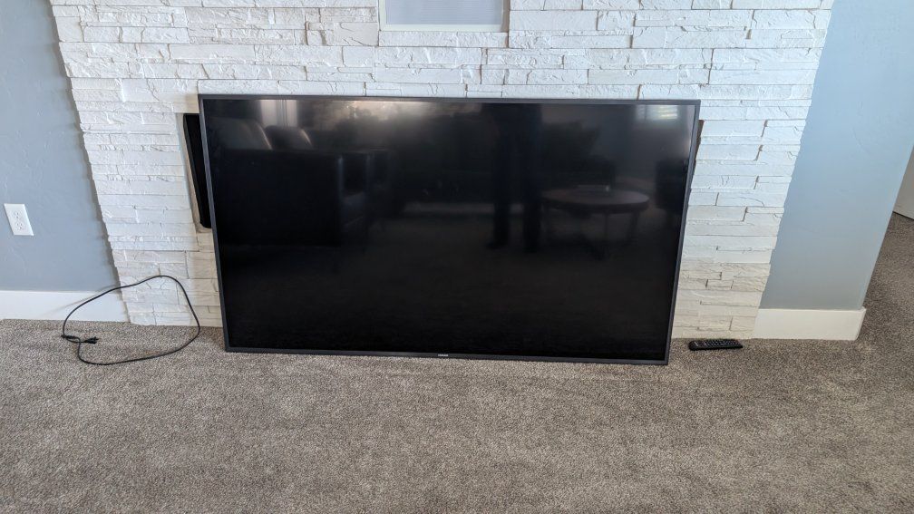 Samsung 65-inch Smart LED TV with Remote - Great Condition