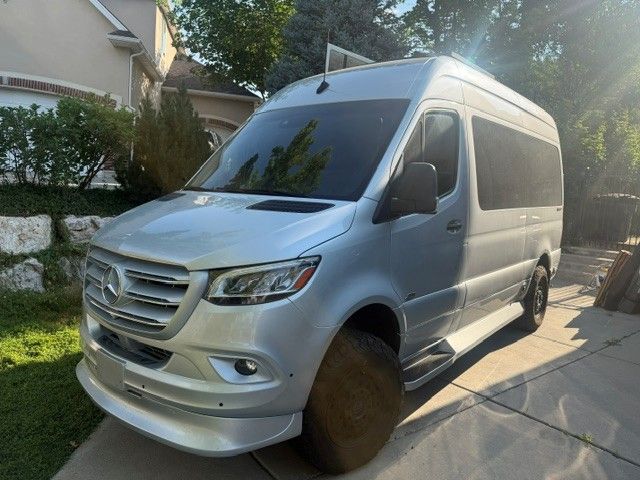 2020 Mercedes Sprinter Midwest Luxury 4x4 Camper Van - Seats 8 / Sleeps 2