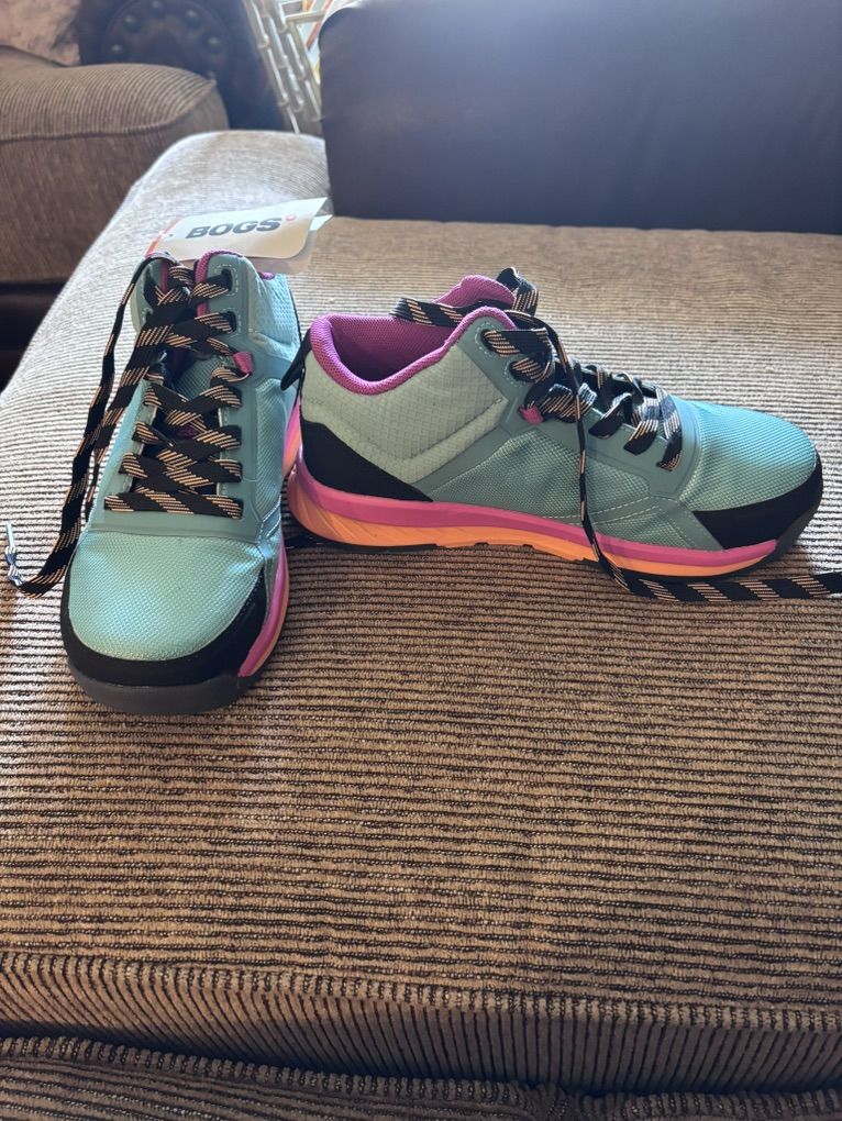 Women’s Bogs Work Shoes, Size 6