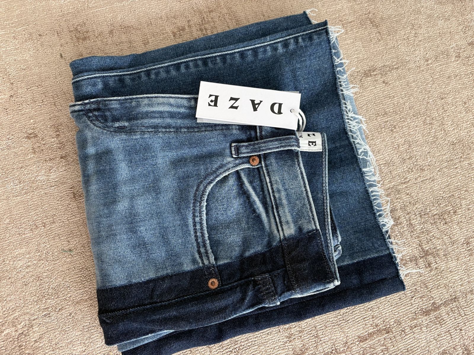 Daze Denim Women's High Waist Jeans Size 25 Raw Hem NWT