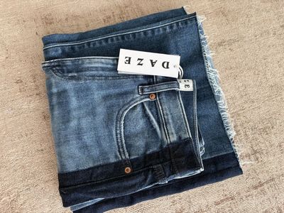 Daze Denim Women's High Waist Jeans Size 25 Raw Hem NWT