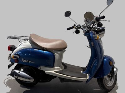2005 TWIS Venice Scooter