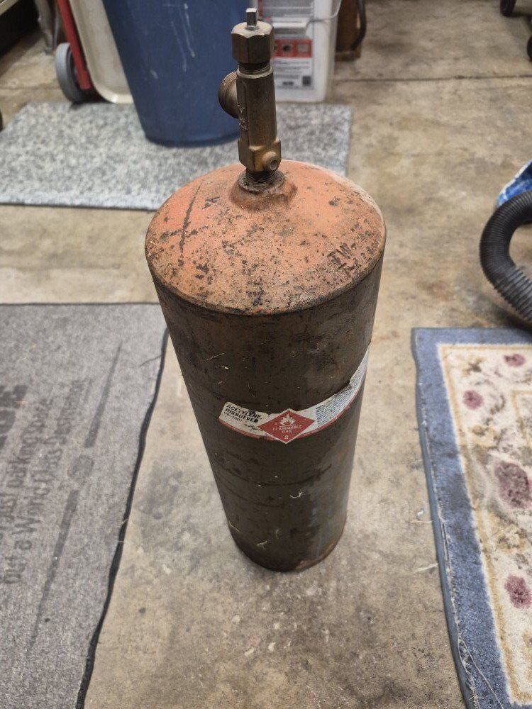 Acetylene B tank