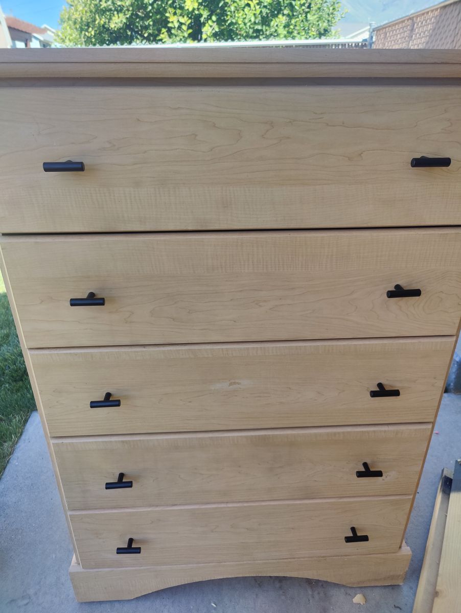 Five Drawer Dresser (gr8 4 kids room)