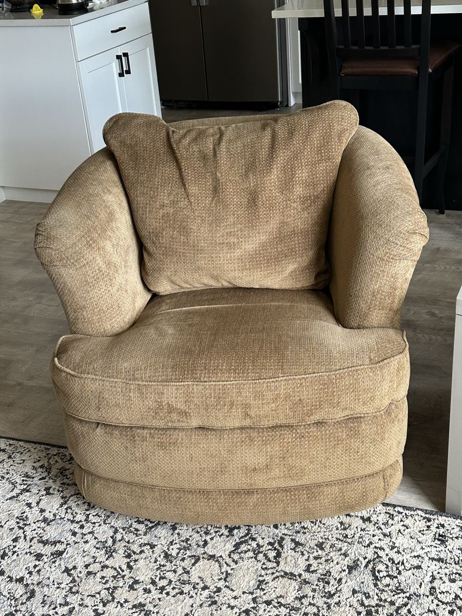 Used Fabric Armchairs - Comfortable & Stylish Seating