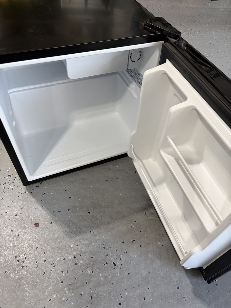 Emerson Black Compact Mini Refrigerator Single Door with freezer compartment