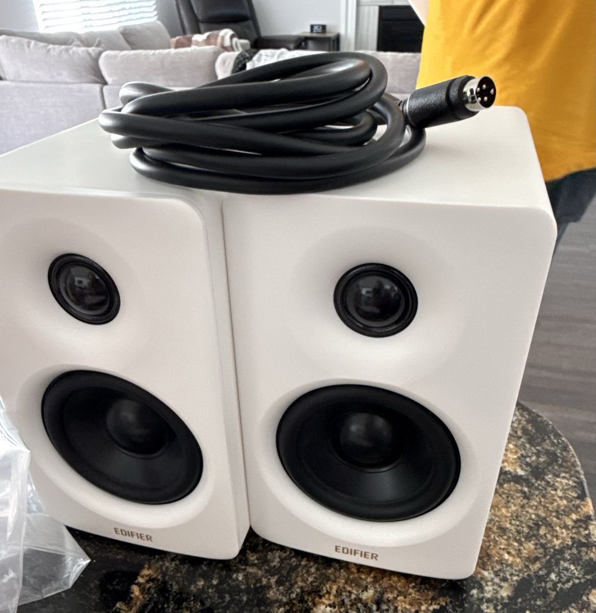 Desktop speaker system Edifier M60