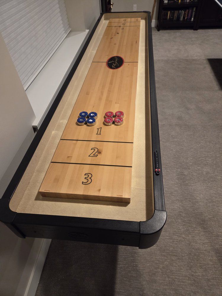 Playcraft shuffleboard table 9', retails for $1,400
