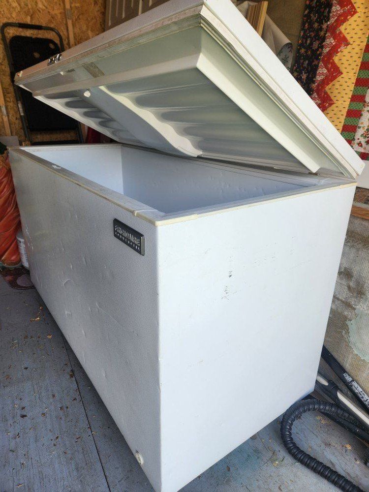 Frigidaire Commercial Chest Freezer