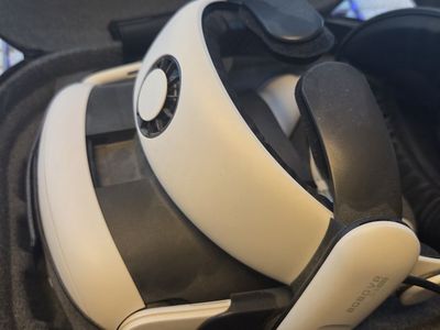 Meta Quest 3 512GB W/BOBOVR Head Strap and Carry Case