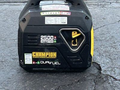 Champion 2500W Dual Fuel Inverter Portable Generator - Model 200962