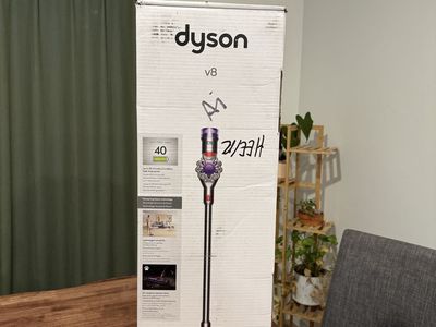 Dyson V8