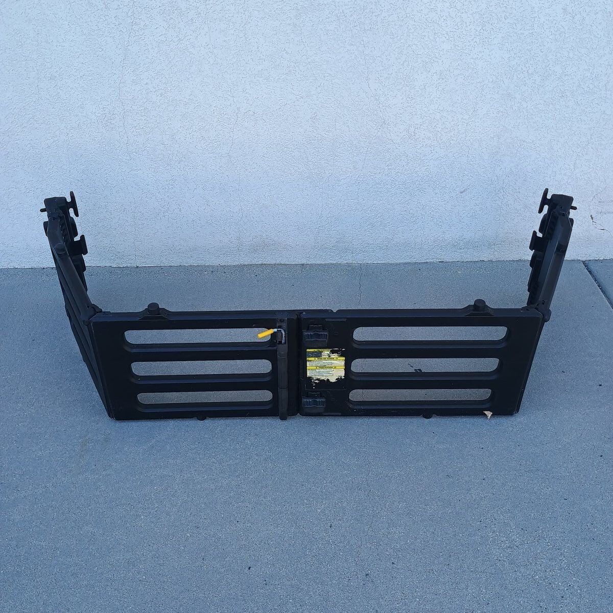 08-16 Ford F-250 BED EXTENDER Super Duty F-350