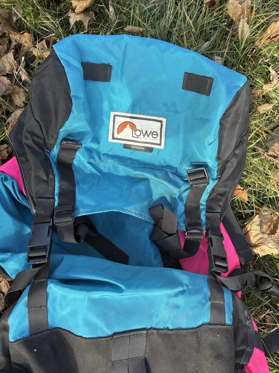 Lowe Backpack