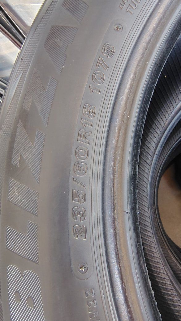 Bridgestone Blizzak DM-V2 235/60R18 107S Winter Tires (Set of 4) for SUV/Truck