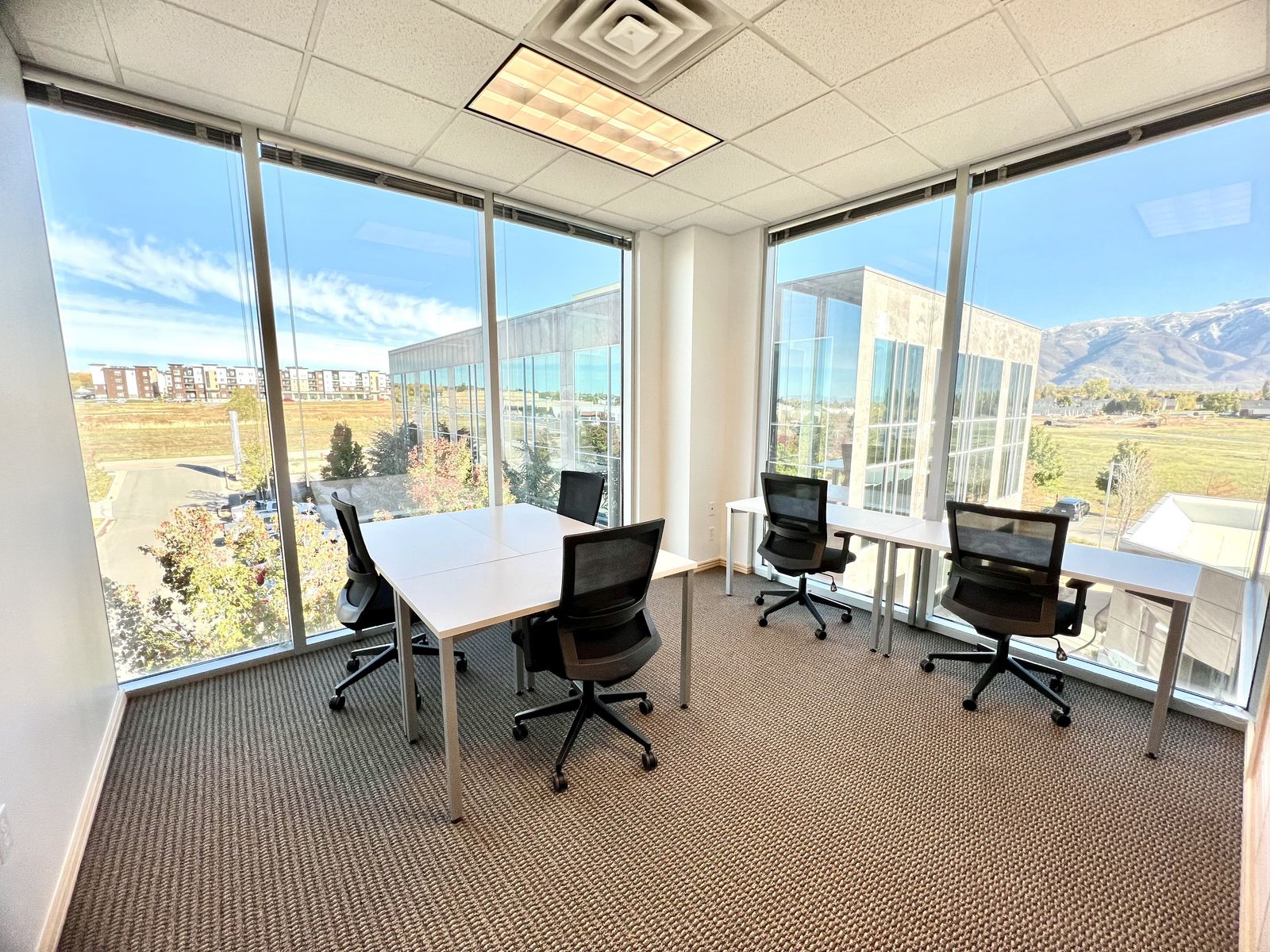 "Maximize Productivity: Get Your Ideal Desk Today!"