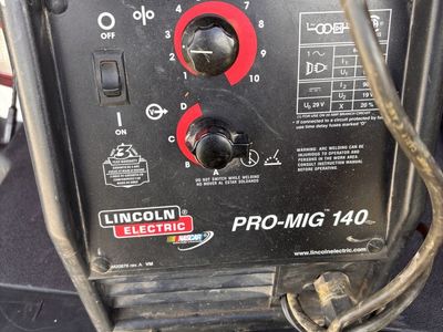 Like new Lincoln pro mig 140 welder in great shape