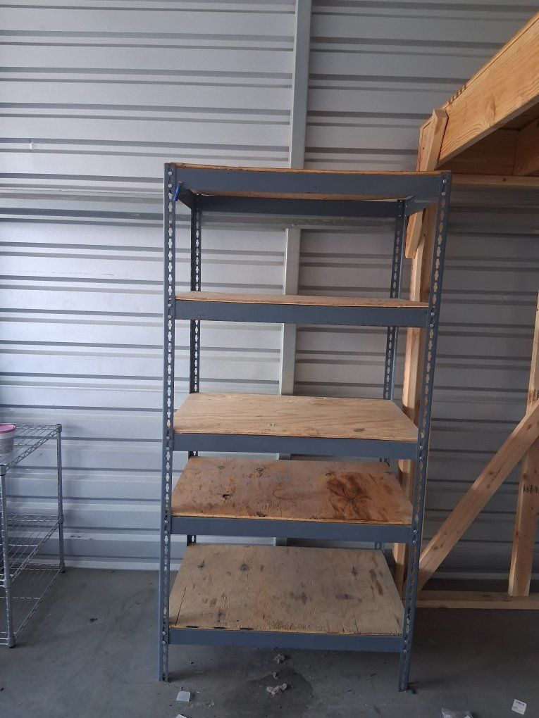 Heavy duty shelving
