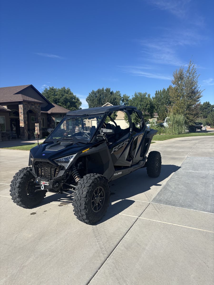 2022 Polaris Pro XP 4 Premium 