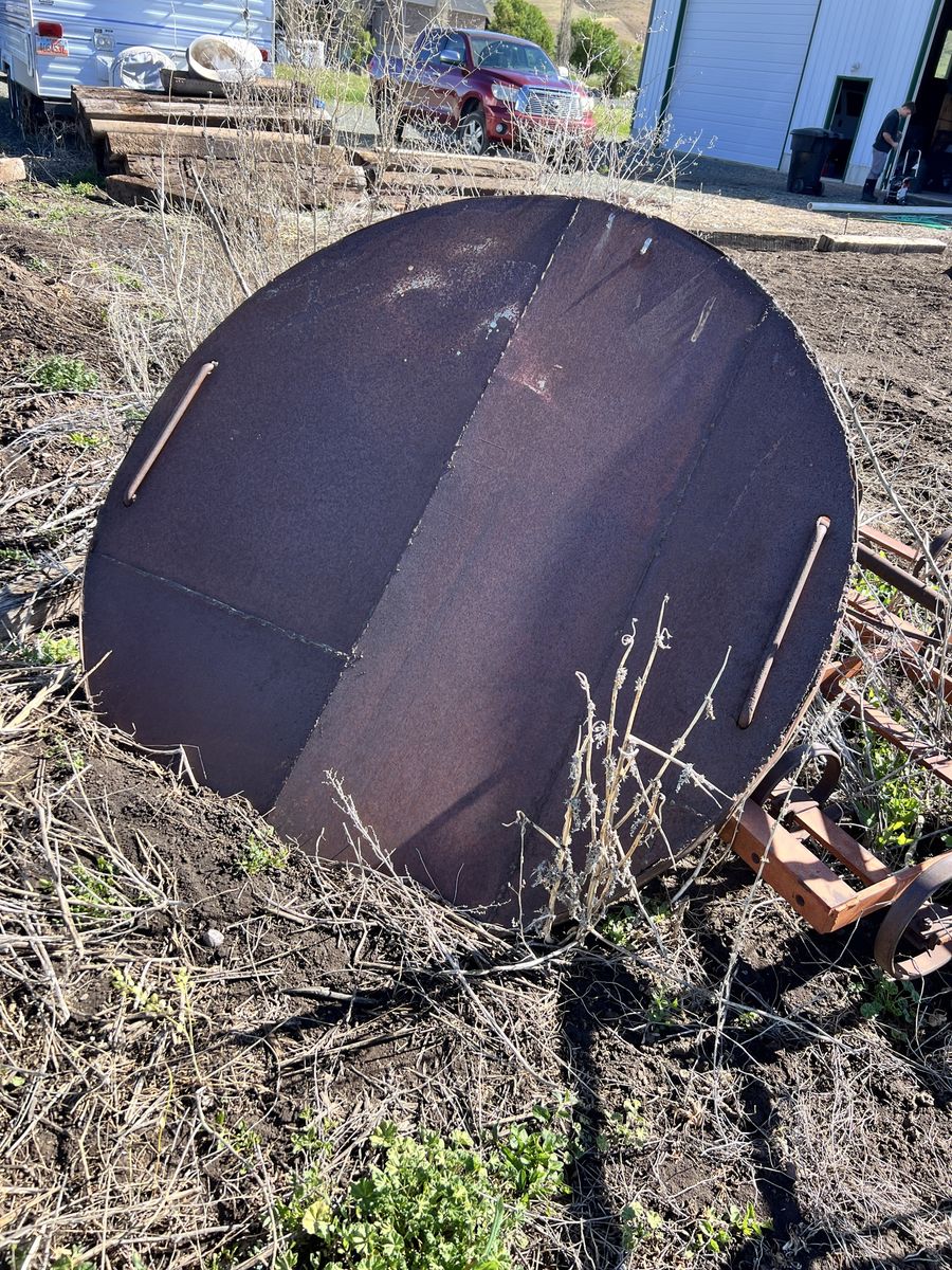 Wet well cover made of steel