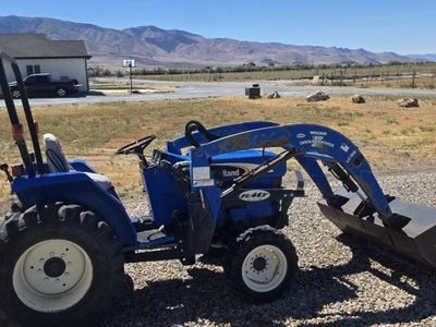 New Holland TC30 Tractor with Woods lc96 Loader -500hrs