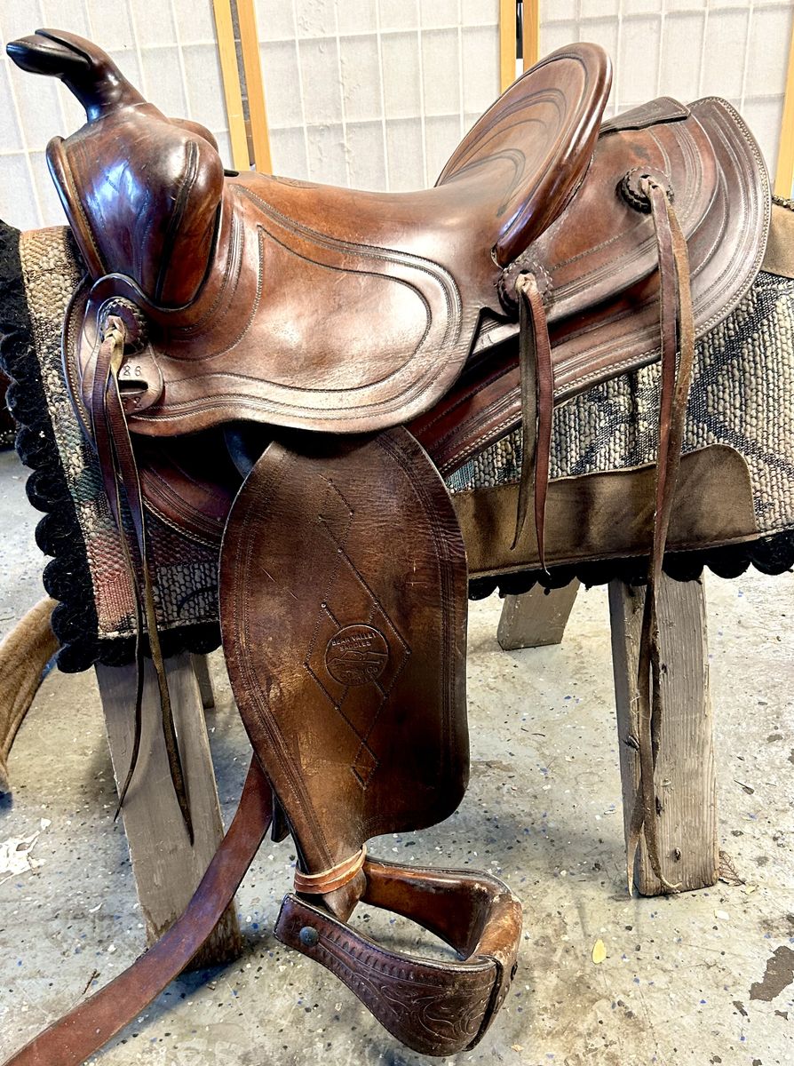 Bear Valley Western Saddle