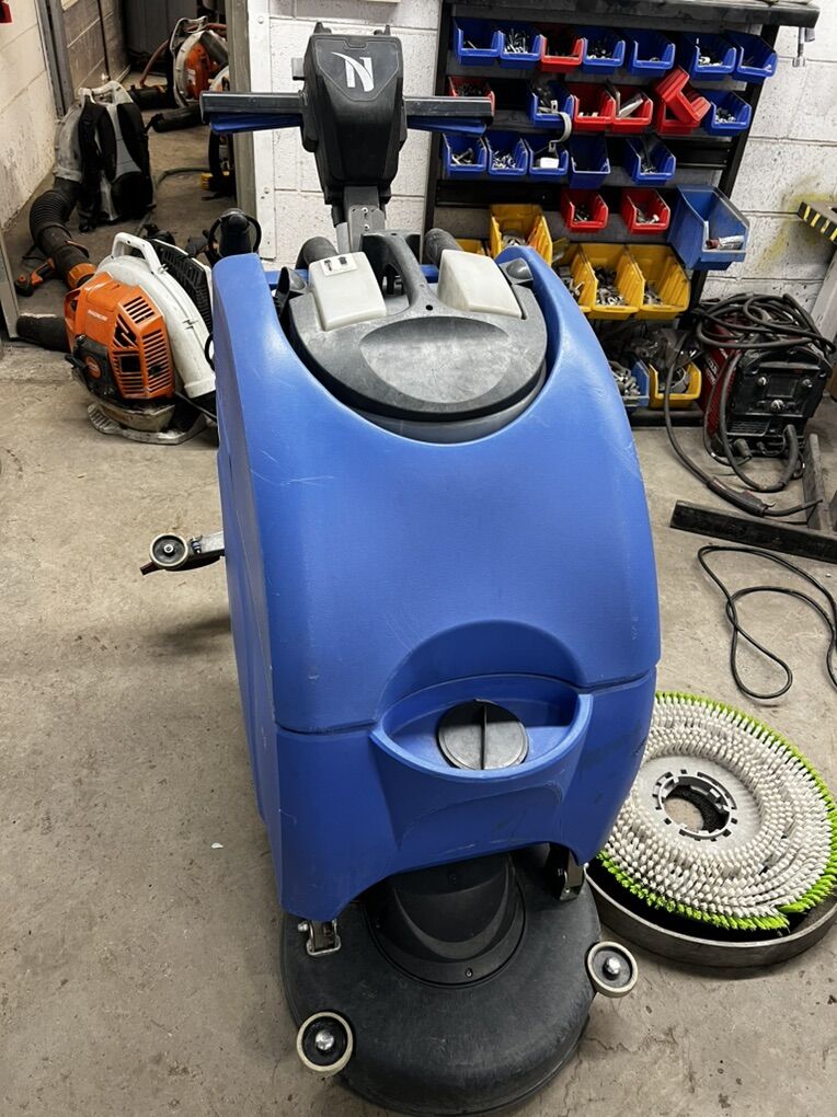NACECARE 4500 FLOOR SCRUBBER/CONCRETE POLISHER
