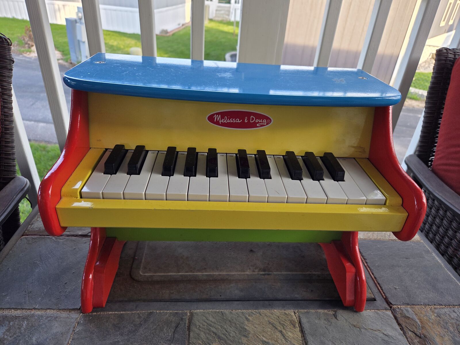 Melissa and Doug piano