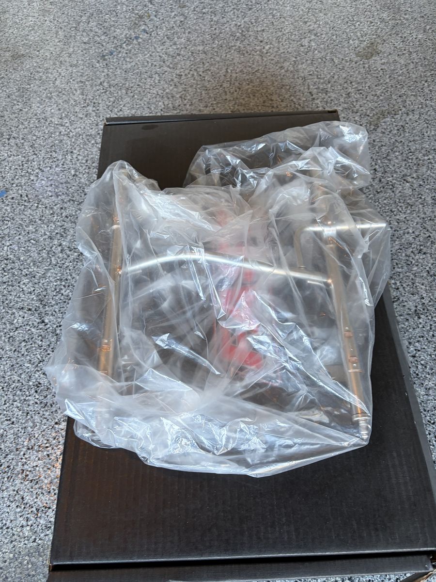 Main image 6