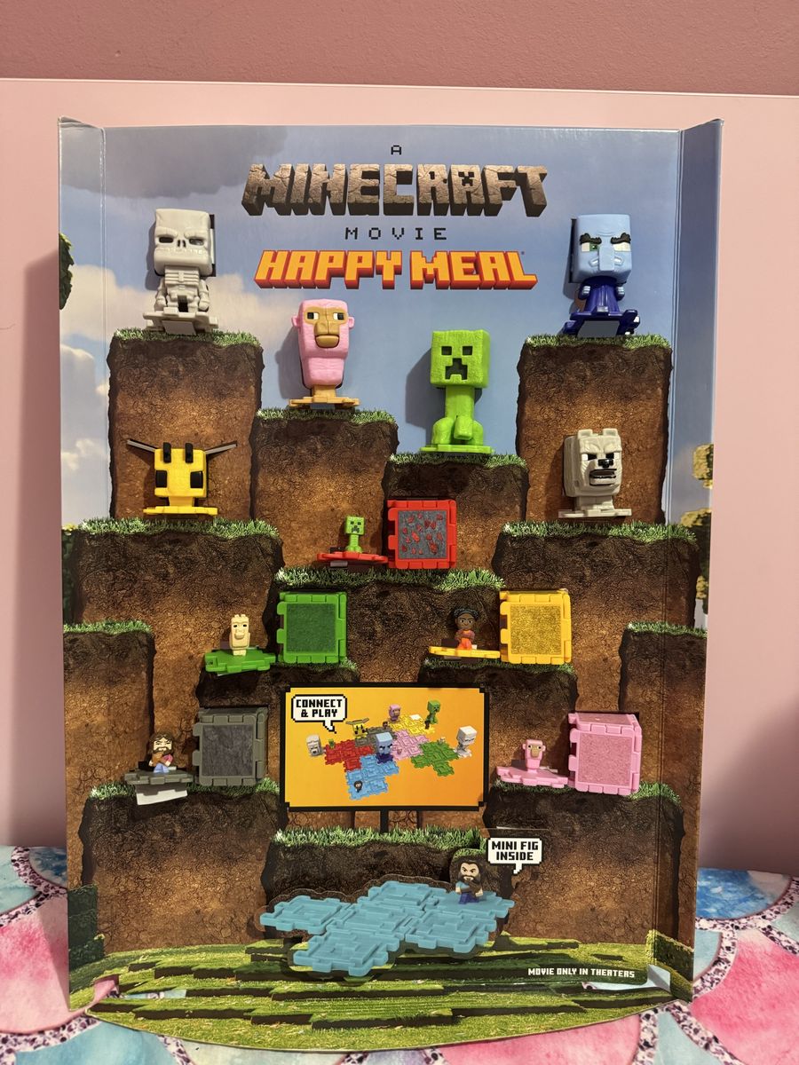 Minecraft Movie Happy Meal Toys - Connect & Play Mini Figs (Full Set/Display)