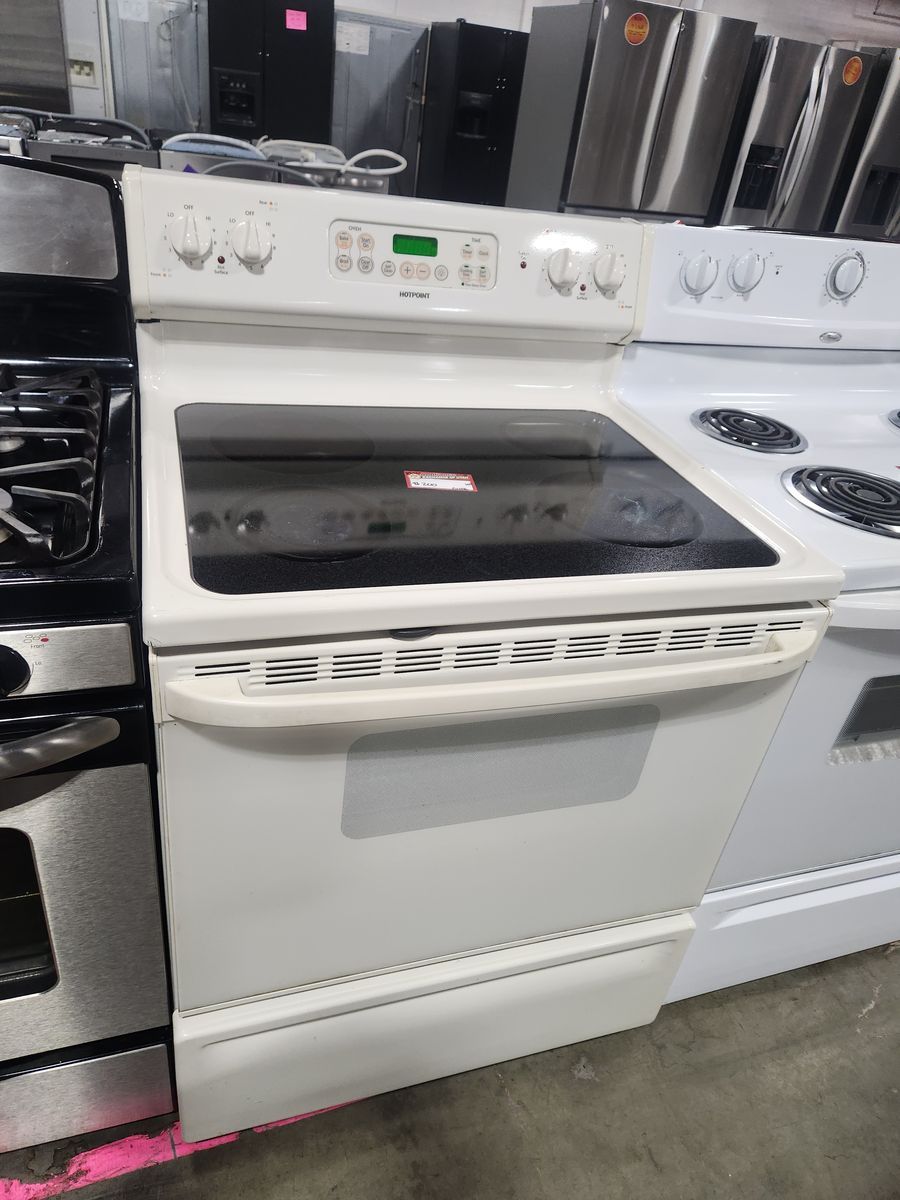 Hotpoint Electric Range Stove Glass Cooktop White Used Good