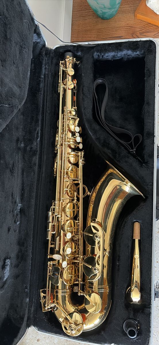 Tenor Saxophone w/ Hard Case + Accessories