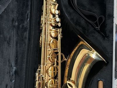 Tenor Saxophone w/ Hard Case + Accessories