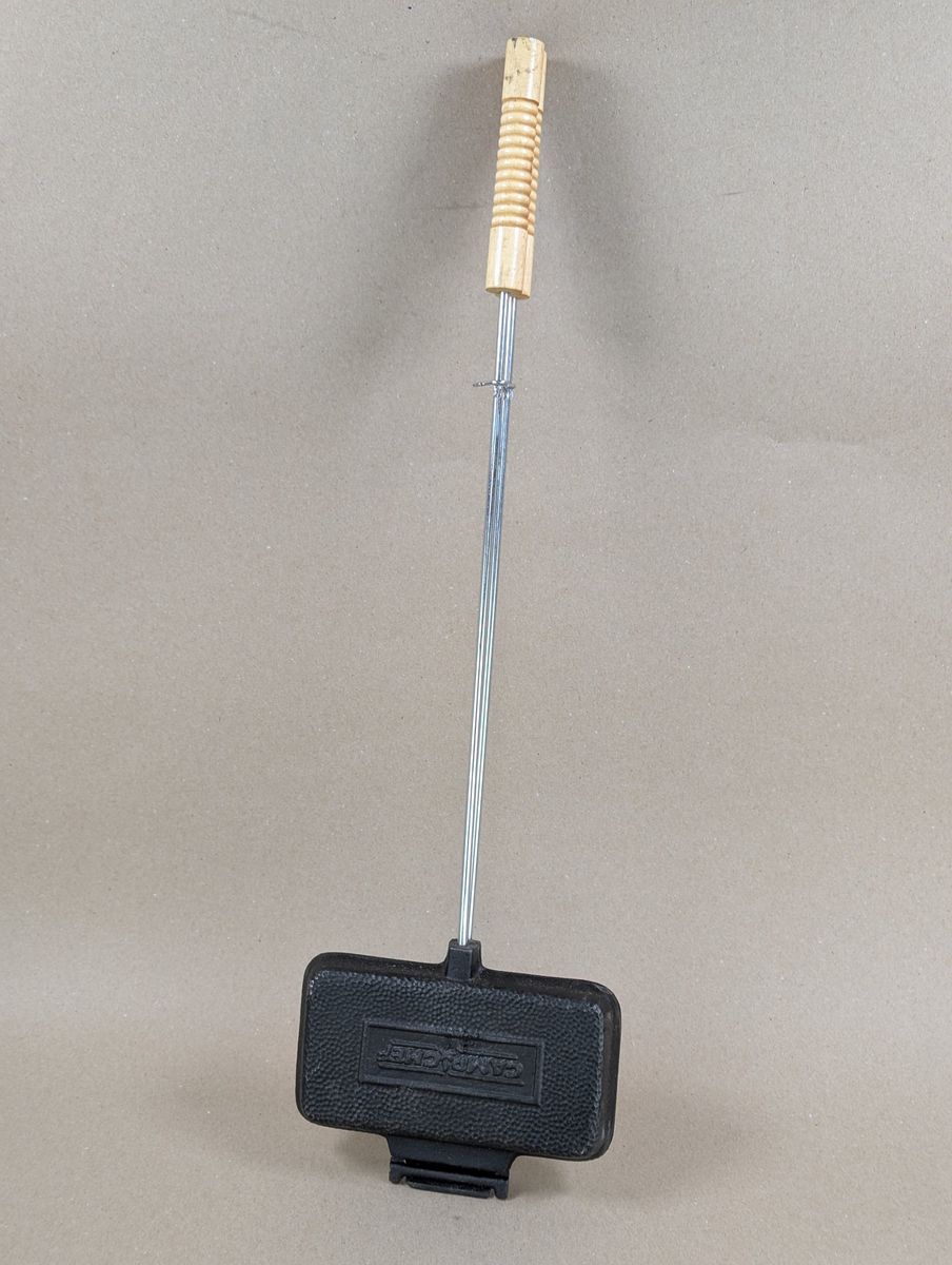 Camp Chef Camp Sandwich Iron Cast Iron Campfire S'mores Maker Good Condition