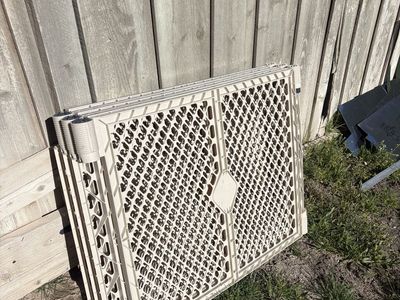 Large baby or dog gate