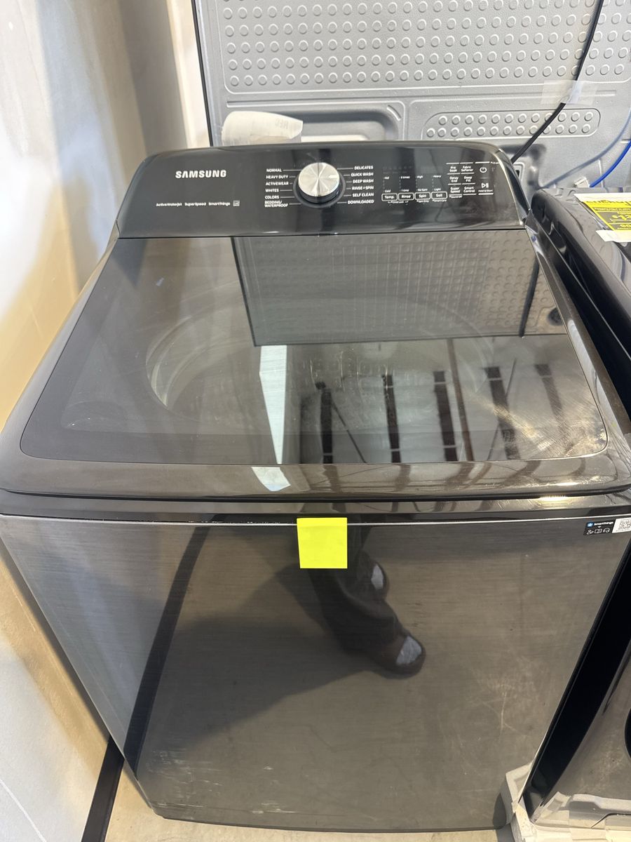 New Scratch and dent Samsung 5.2 cu. ft. High-Efficiency Large Capacity Smart Top Load Washer in Brushed Black with Impeller and