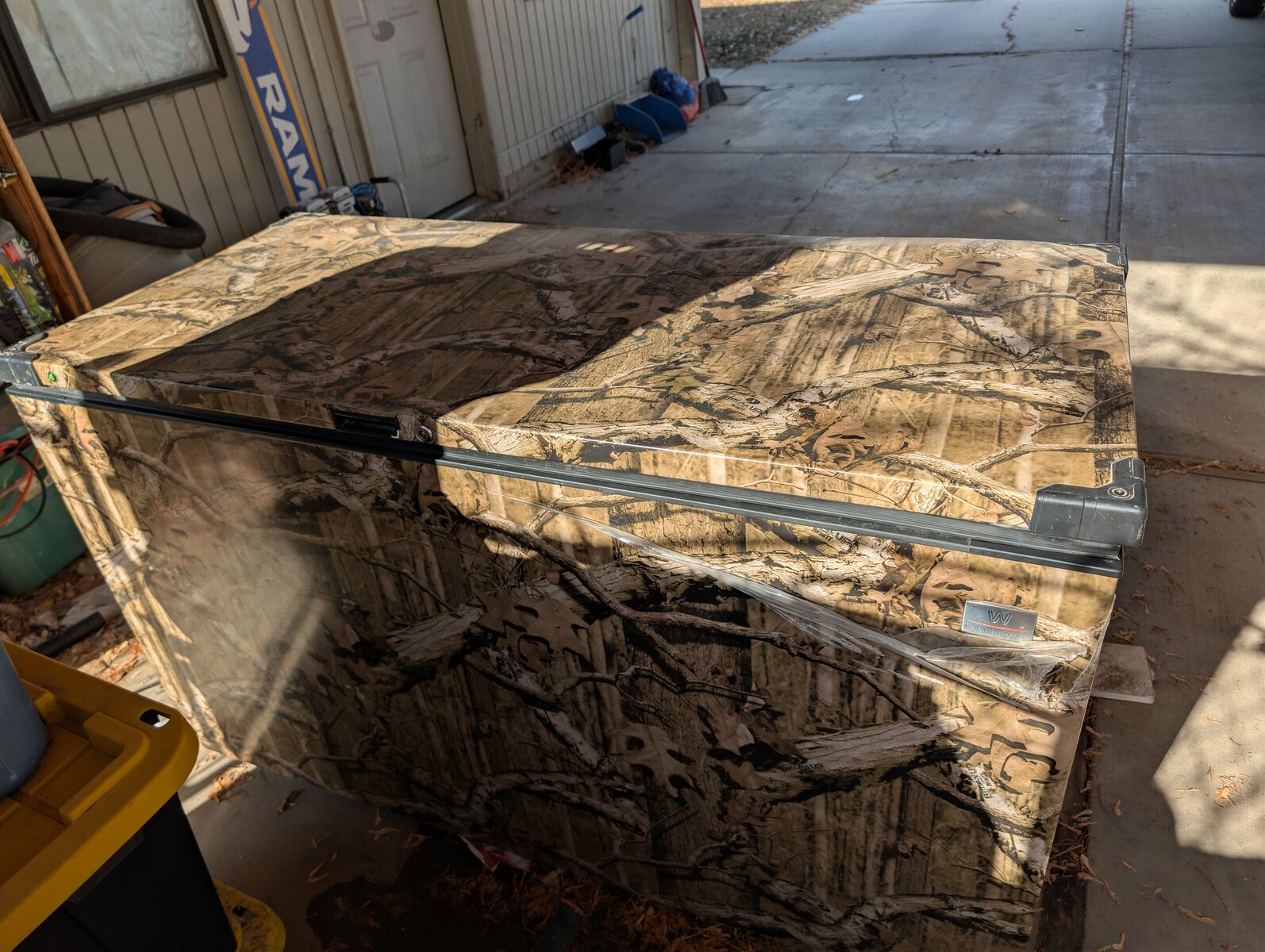 White Westinghouse 17.5 cu. ft. chest freezer