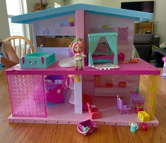 Shopkins Happy Place Grand Mansion with Car