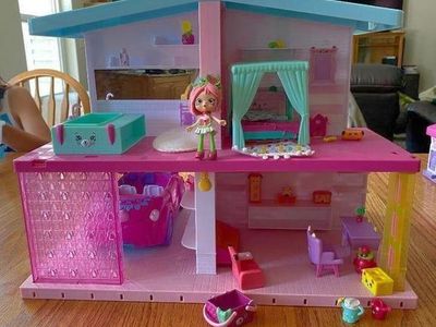 Shopkins Happy Place Grand Mansion with Car