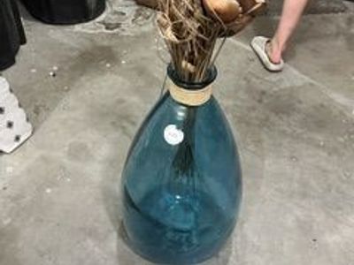 Large glass vase---floor